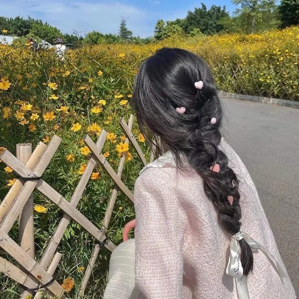 穿着旗袍的女孩